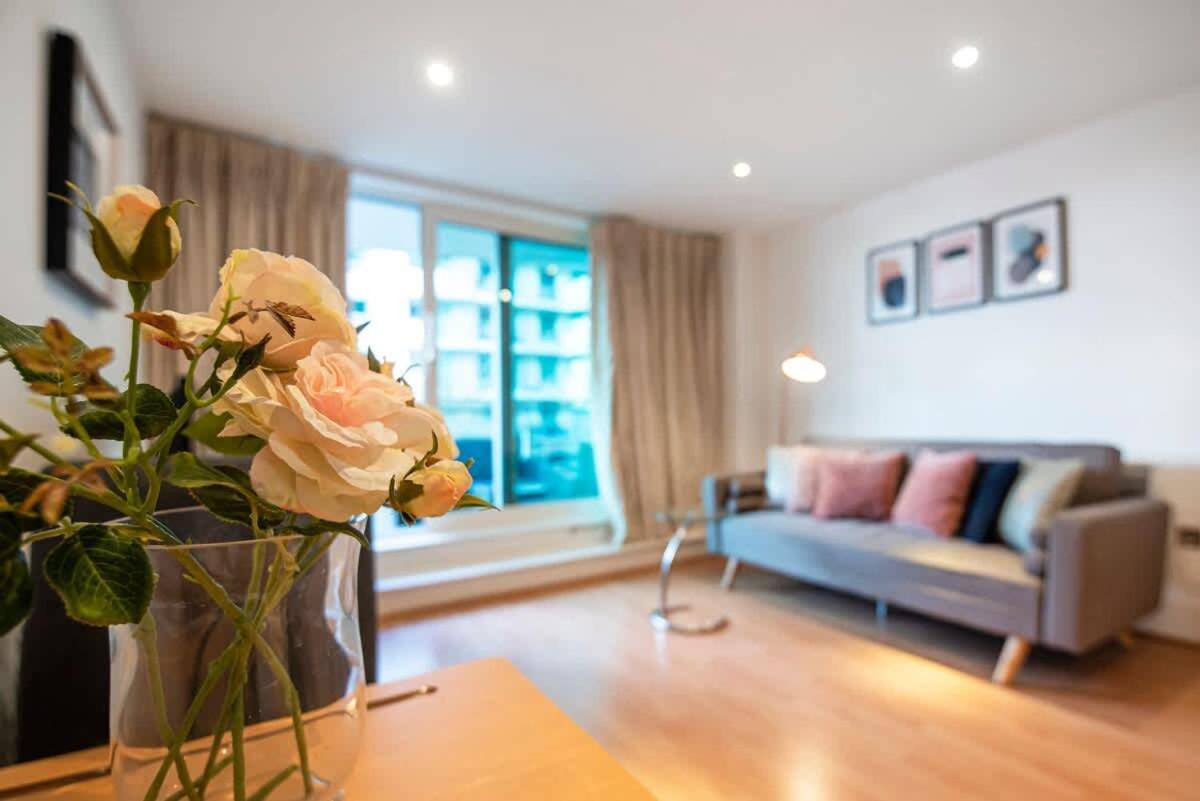 Apartment 2 Bed With Large Terrace London